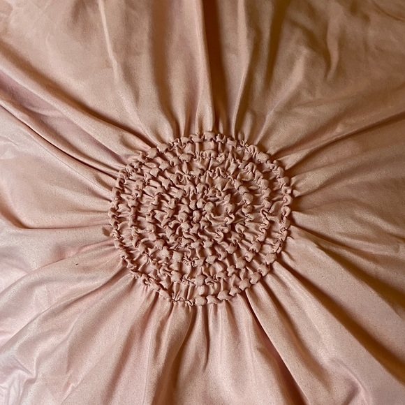 Queen pink puffer quilt bedspread with floral smocking 88 x 74 Full - Picture 3 of 8